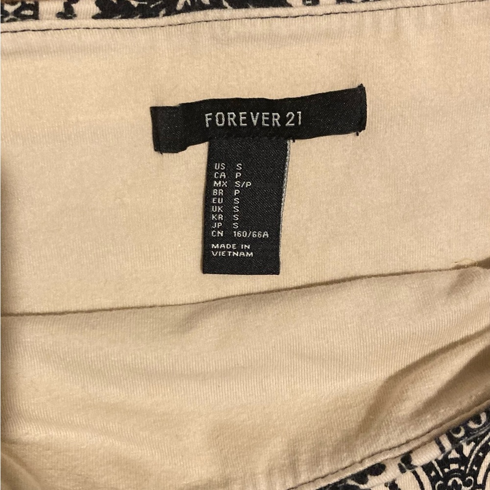 Forever 21 Skirt‎ size Small - Picture 2 of 4
